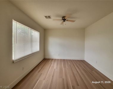 8475 Montana Stream Avenue - Photo Thumbnail 14