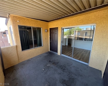 1534 Hialeah Drive - Photo Thumbnail 2