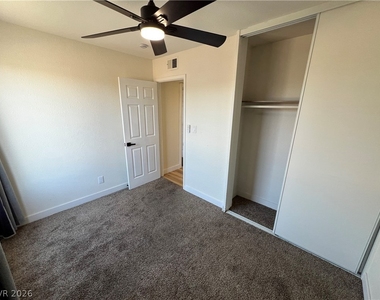 1534 Hialeah Drive - Photo Thumbnail 15