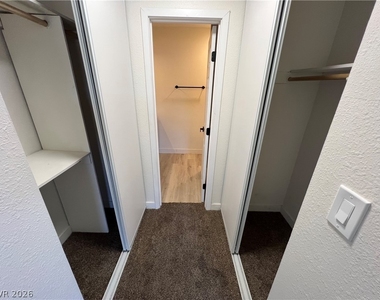 1534 Hialeah Drive - Photo Thumbnail 19