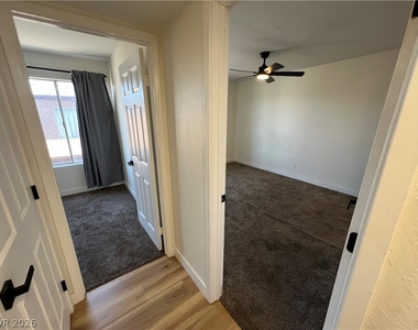 1534 Hialeah Drive - Photo Thumbnail 11