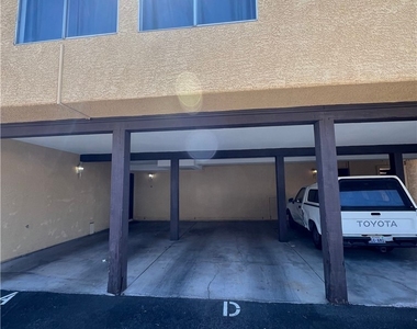 1534 Hialeah Drive - Photo Thumbnail 22