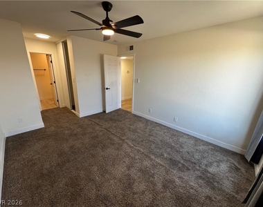 1534 Hialeah Drive - Photo Thumbnail 17