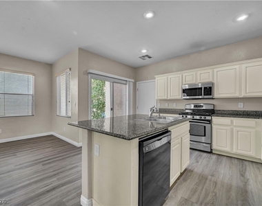12052 Hathaway Pines Lane - Photo Thumbnail 17