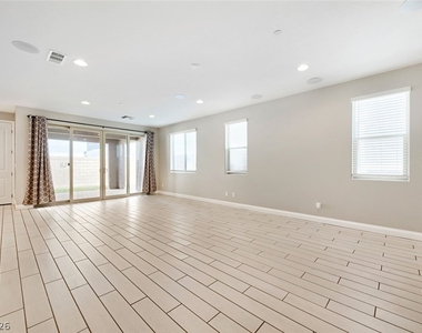 164 Pace Avenue - Photo Thumbnail 4