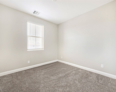 164 Pace Avenue - Photo Thumbnail 13