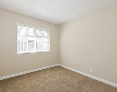 422 Chateau Drive - Photo Thumbnail 6