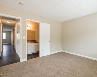 422 Chateau Drive - Photo Thumbnail 10