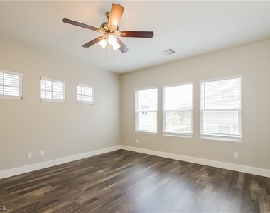 422 Chateau Drive - Photo Thumbnail 12