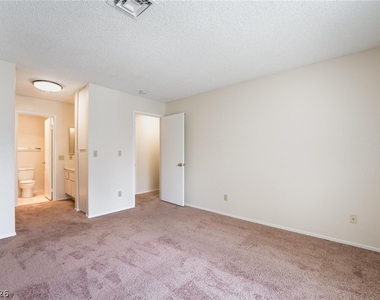 4736 Nara Vista Way - Photo Thumbnail 15