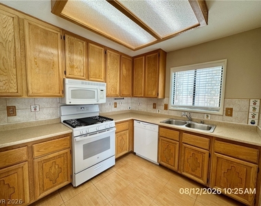 8621 Lyla Rae Circle - Photo Thumbnail 9