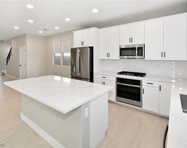 11807 Pandion Avenue - Photo Thumbnail 9