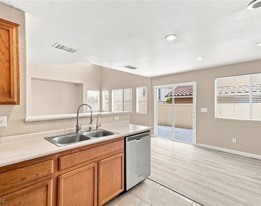 1915 Sundown Canyon Drive - Photo Thumbnail 11