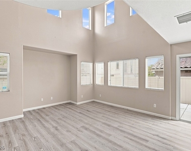 1915 Sundown Canyon Drive - Photo Thumbnail 4