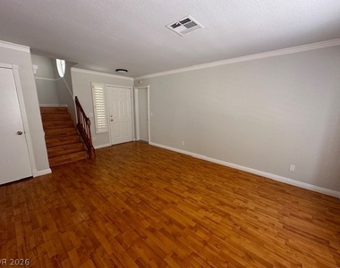 1604 Desert Canyon Court - Photo Thumbnail 4