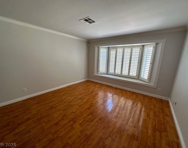 1604 Desert Canyon Court - Photo Thumbnail 3