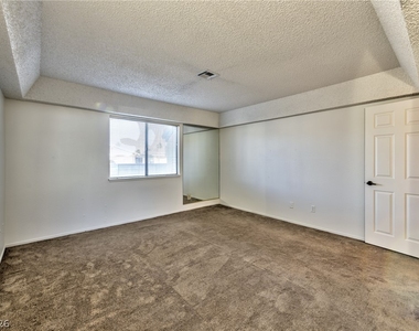 1751 E Reno Avenue - Photo Thumbnail 11