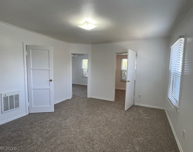 616 B Avenue - Photo Thumbnail 5