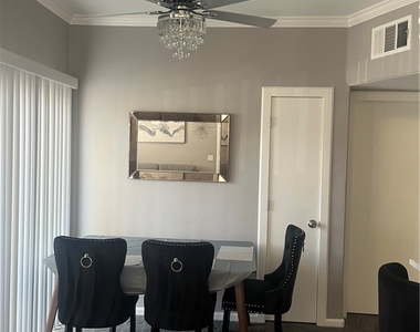 7255 W Sunset Road - Photo Thumbnail 8
