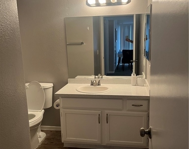 7255 W Sunset Road - Photo Thumbnail 16