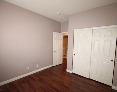 947 Whispering Grove Avenue - Photo Thumbnail 26