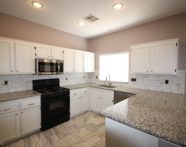 947 Whispering Grove Avenue - Photo Thumbnail 14