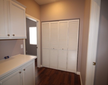 947 Whispering Grove Avenue - Photo Thumbnail 23