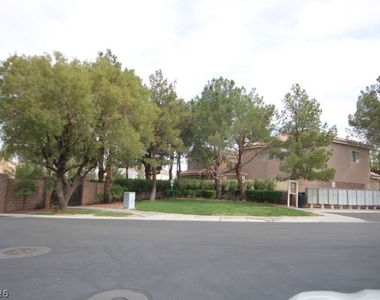 947 Whispering Grove Avenue - Photo Thumbnail 3