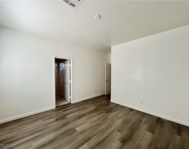 9493 Alma Ridge Avenue - Photo Thumbnail 29