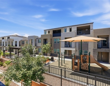 6155 Garden Oasis Street - Photo Thumbnail 12