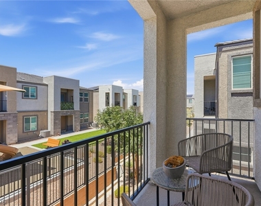 6155 Garden Oasis Street - Photo Thumbnail 10