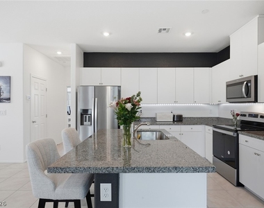 6155 Garden Oasis Street - Photo Thumbnail 9