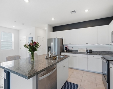 6155 Garden Oasis Street - Photo Thumbnail 8