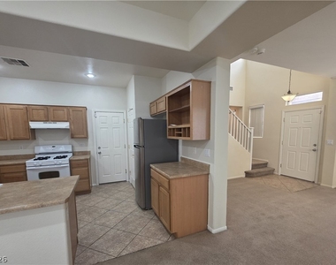 8660 Diamond Sand Avenue - Photo Thumbnail 10