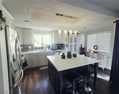 2449 Sage Pointe Circle - Photo Thumbnail 10