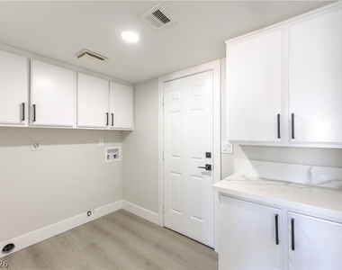 6348 Vicuna Drive - Photo Thumbnail 12