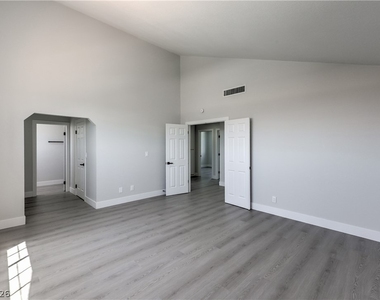 6348 Vicuna Drive - Photo Thumbnail 19