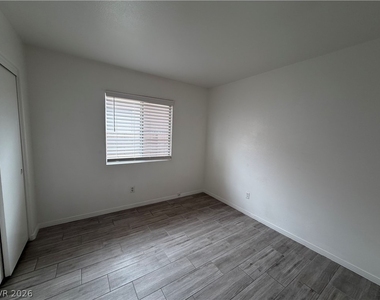5905 Silver Heights Street - Photo Thumbnail 10