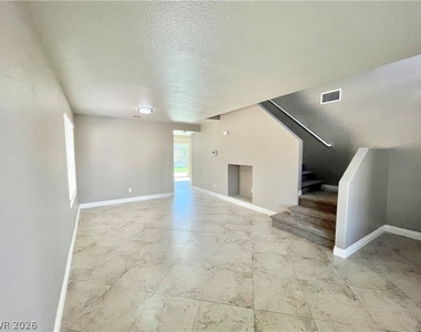 9924 Clover Field Court - Photo Thumbnail 3