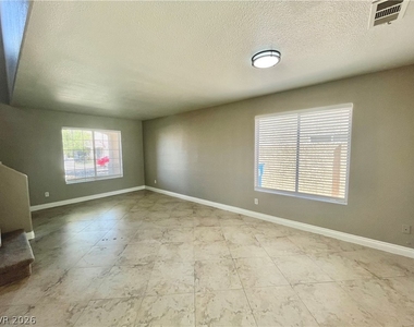 9924 Clover Field Court - Photo Thumbnail 5