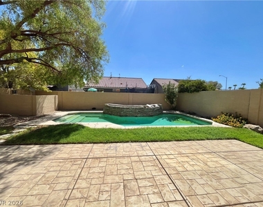9924 Clover Field Court - Photo Thumbnail 32