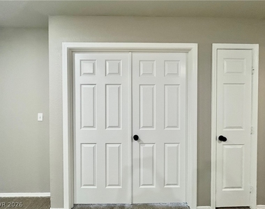 9924 Clover Field Court - Photo Thumbnail 11