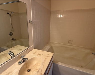 2200 S Fort Apache Road - Photo Thumbnail 39