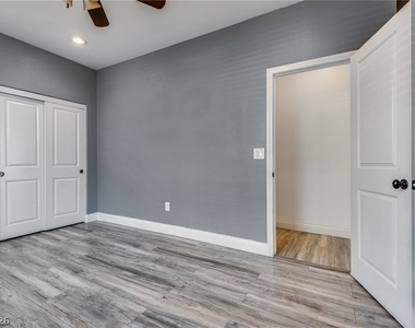 5525 Mesquite Creek Street - Photo Thumbnail 29
