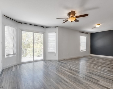 5525 Mesquite Creek Street - Photo Thumbnail 32