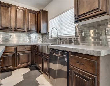 5525 Mesquite Creek Street - Photo Thumbnail 22