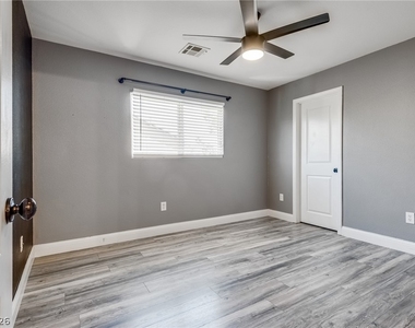 5525 Mesquite Creek Street - Photo Thumbnail 47