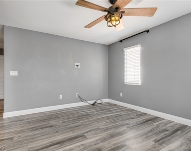 5525 Mesquite Creek Street - Photo Thumbnail 45