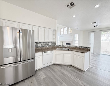 8034 Arcadian Lane - Photo Thumbnail 7