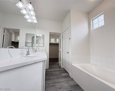 8034 Arcadian Lane - Photo Thumbnail 14